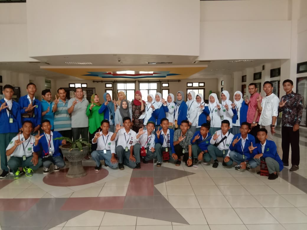 Gambar MAN 2 Kolaka Kunjungan ke Perpustakaan UIN Alauddin